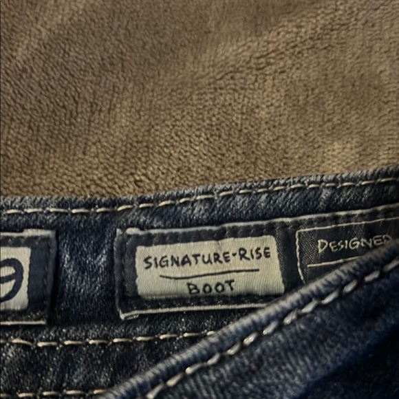 Miss Me Blue Boot Cut Jeans with‎ Vintage Appeal - Picture 6 of 16